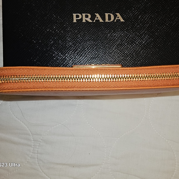 Prada  Wallet - Picture 3 of 10